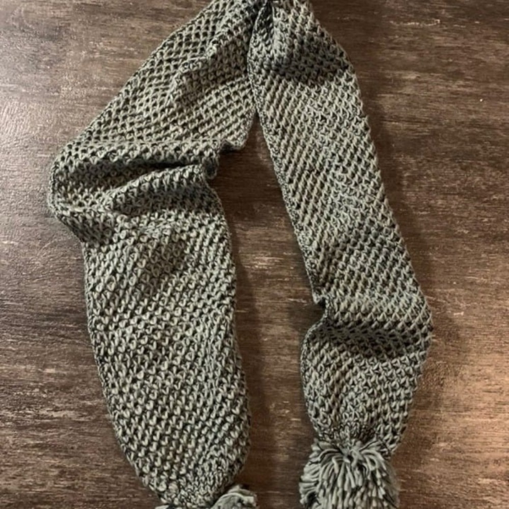 Rampage‎ Pom Pom Scarf Grey Black Thick Knitted Scarf Winter